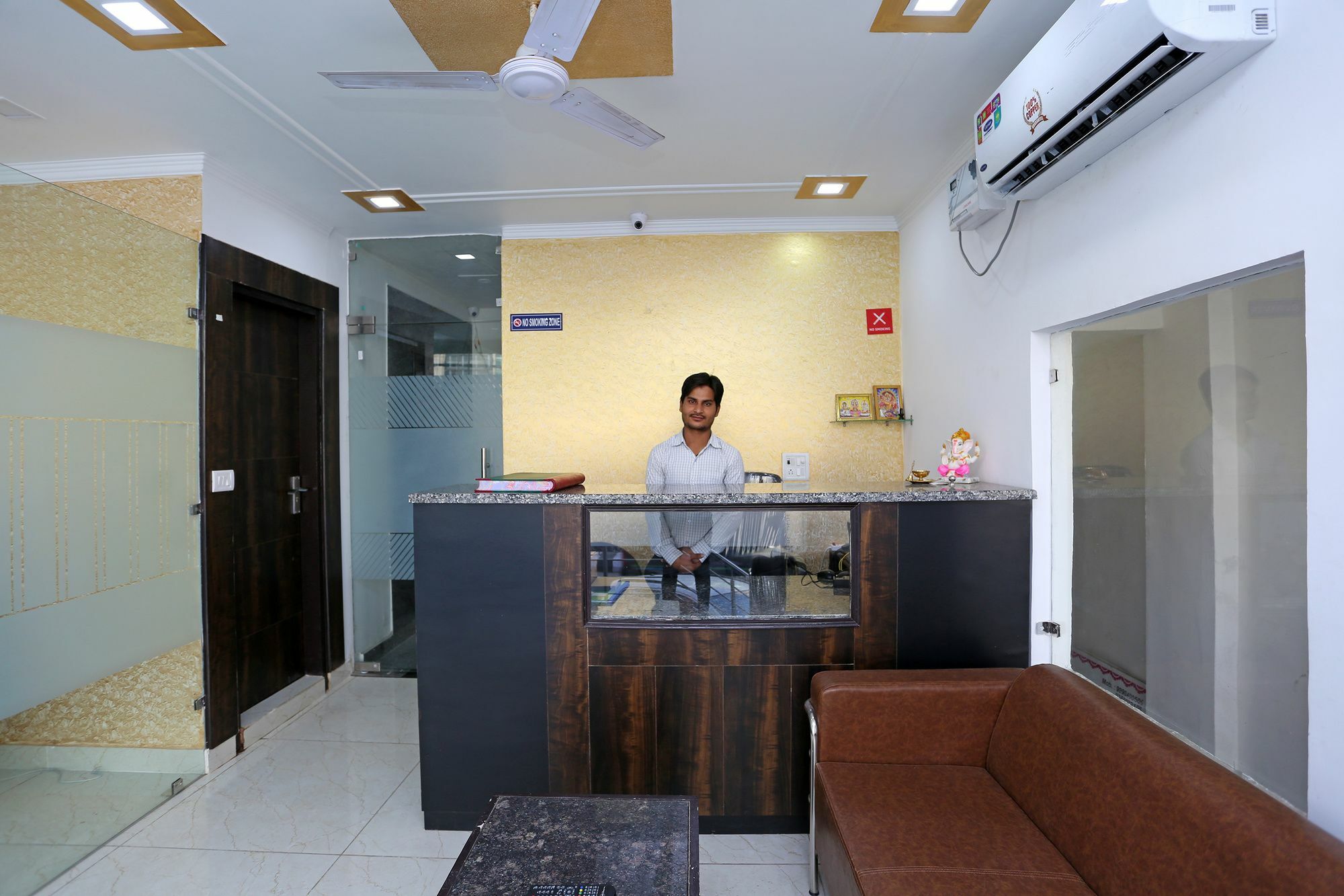 Hotel Aero Stay Nuova Delhi Esterno foto